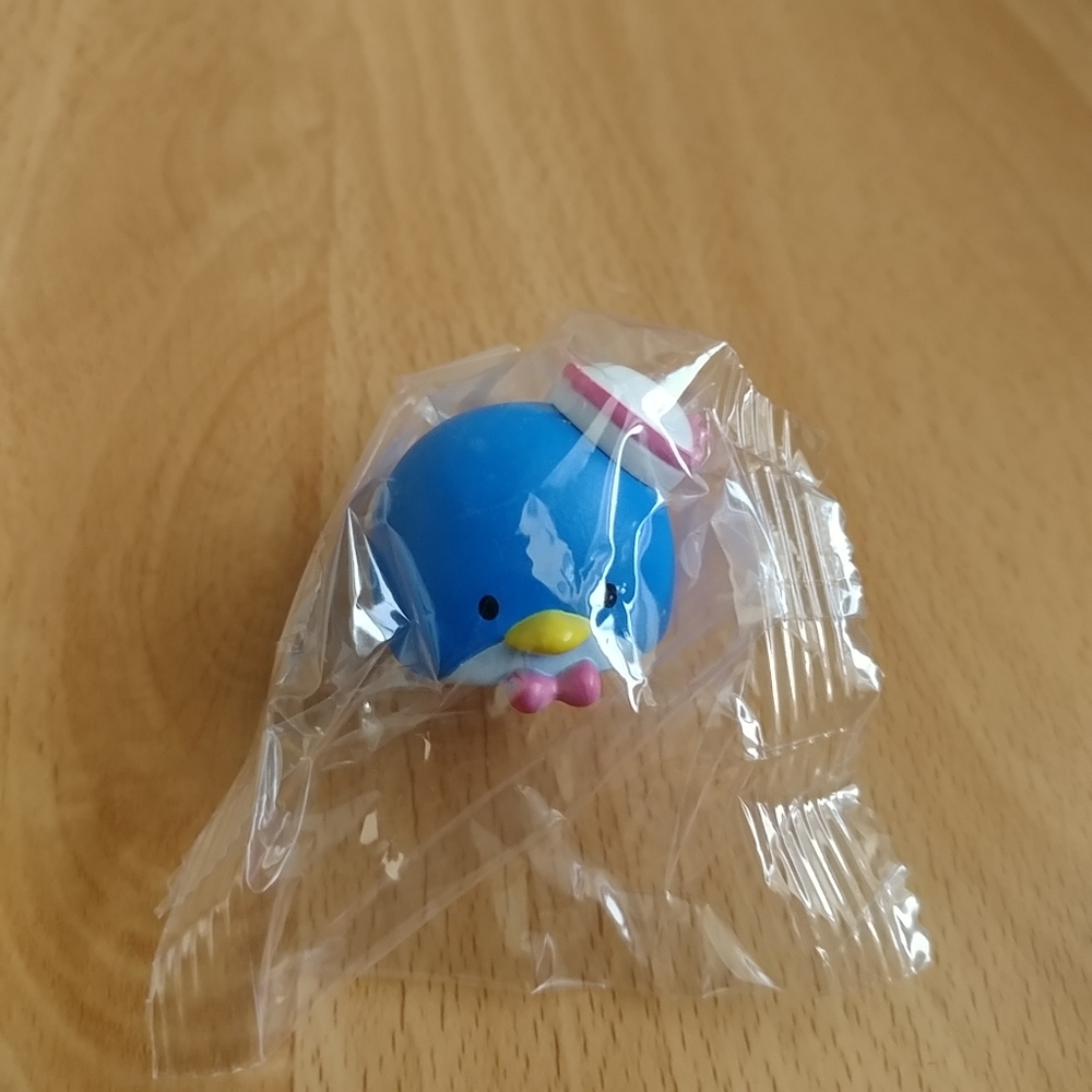 Sanrio Gachapon Tuxedo Sam ring